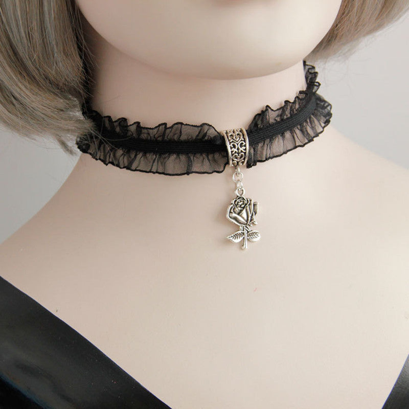 Gothic Vampire Choker Necklace with Claw Design