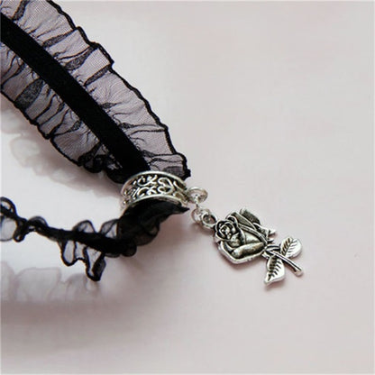 Gothic Vampire Choker Necklace with Claw Design